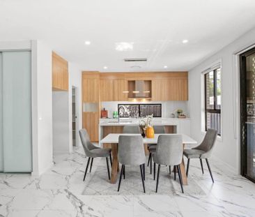 Near-New 5 Bedroom Duplex on Quite Street-Walk to Station and Shops - Photo 4