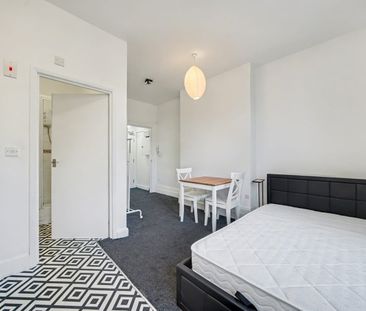 Bedsit, Holmdale Road, NW6 - Photo 4