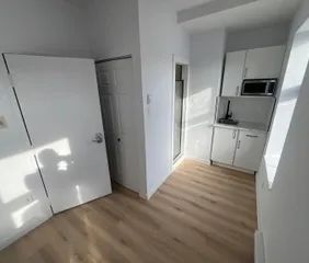 1 room apartment of 27m² in Montreal - Photo 1