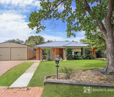 8 Cedar Court, Thurgoona - Photo 2