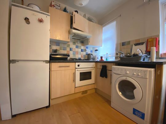 Howard Terrace, Adamsdown - Photo 1