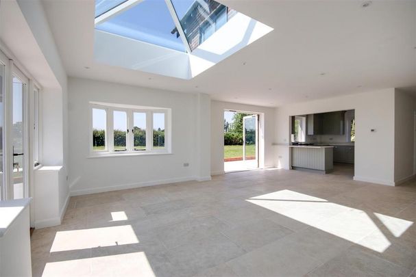 4 bedroom cottage to rent - Photo 1