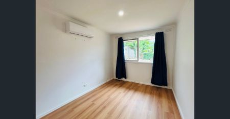 Comfortable Family Living in a Quiet Court Location - Photo 3