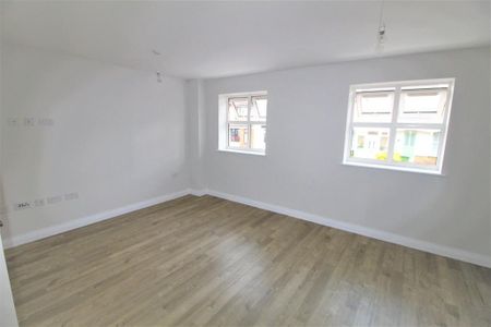 2 bedroom maisonette to rent - Photo 3