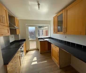3 Bedroom Terraced House To Rent - Photo 5