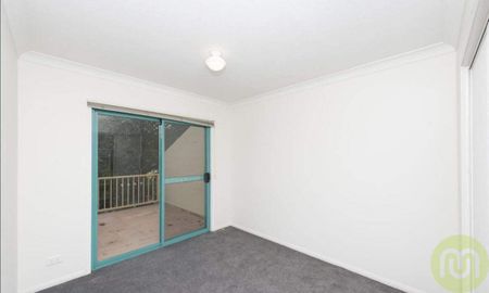 Handy Position Inner South Location - Photo 2