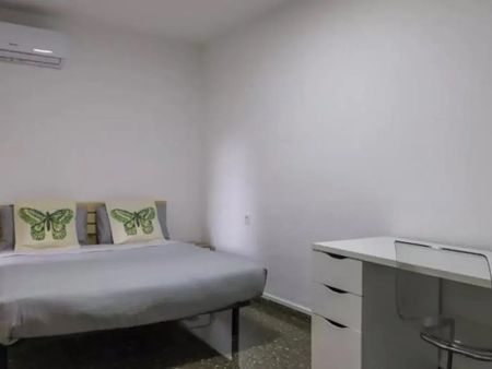 Calle Explorador Andrés, Valencia, Valencian Community 46022 - Photo 2