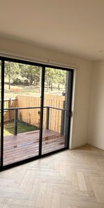 Brand New 2 bedroom plus study - Parkside Living at its Best! - Photo 4