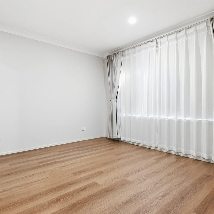 Modern Comfort, Spacious Living & Easy-Care Outdoor Space - Photo 1