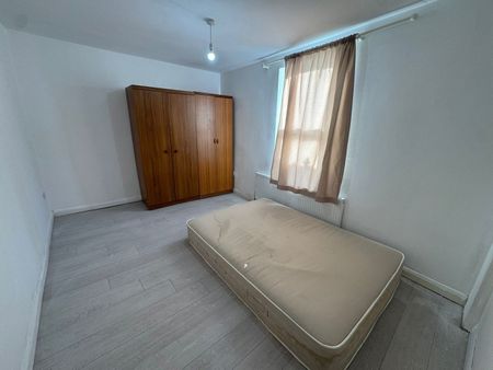 5 Bed Flat, Churchfield Road, W3 - Photo 5