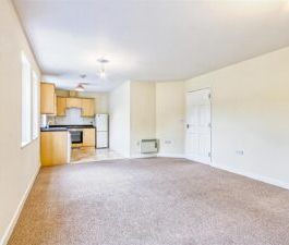 2 BEDROOM Apartment - Ground Floor - Photo 5