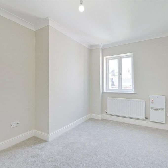 4 bedroom terraced house to rent - Photo 1