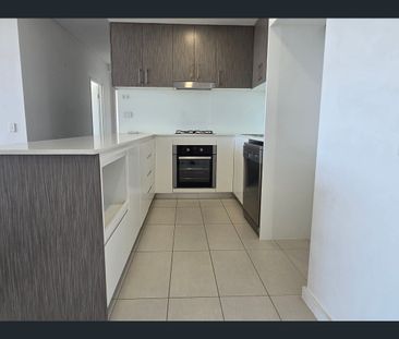 Sun kissed unit with street frontage - Photo 6