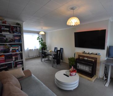 2 bedroom semi-detached house to rent - Photo 3