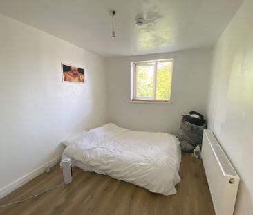 £1,100 PCM, Spacious Two Bedroom Flat in North Clive Street, Grange... - Photo 2