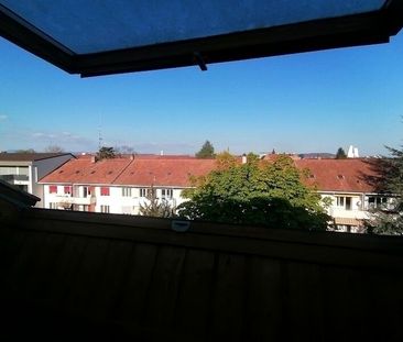 APPARTEMENT 21/2 PIÈCES MANSARDÉ À BÂLE - ISELIN, MEUBLÉ - Foto 4