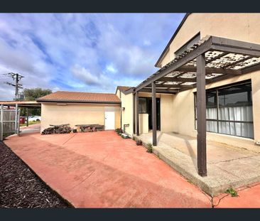 4/14 Brook Court, Hampton Park, Vic 3976 - Photo 2