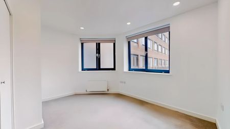 1 Bed 1 Bath - Photo 2
