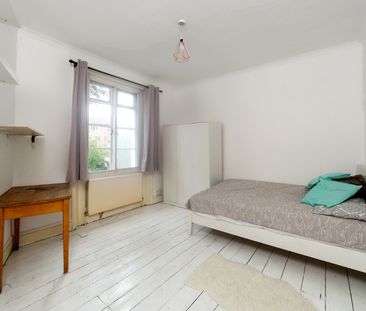🏡 Modern Flat with Balcony in London Fields 🏡 Room 4 - Photo 2