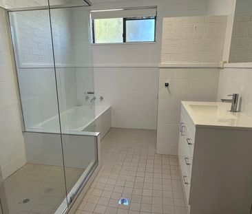 3 bedroom Townhouse - Photo 4
