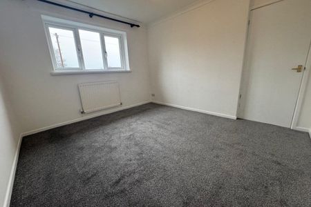 St Andrews Green - Photo 3