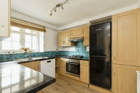 Two Double Bedroom Garden Flat for Rent in Clapham Common - Photo 4