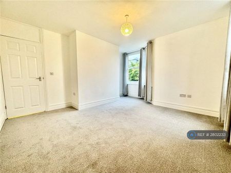 1 bedroom flat to rent - Photo 2