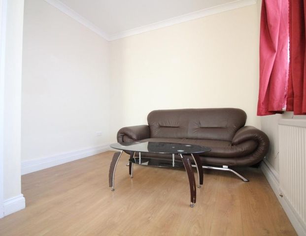 Whitton Road, Hounslow - Photo 1