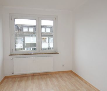 Gepflegte 3 -Zimmerwohnung mit Balkon und modernem Tageslichtbad in... - Photo 4