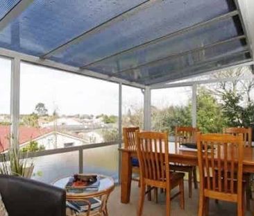 Three Bedroom Brick Home - Photo 3