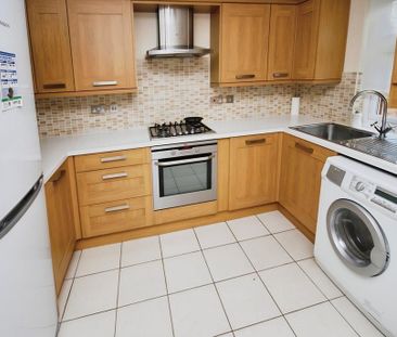 2 bedroom terraced house to rent - Photo 4