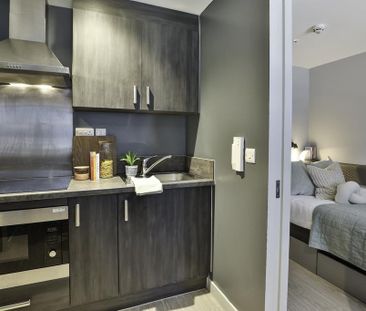 1 bedroom in a flat share to rent - Photo 4