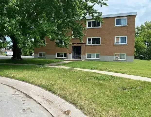 23 Theresa Crescent - Unit 9 - 2 bed, 1 bath | 23 Theresa Crescent, Kingston - Photo 1