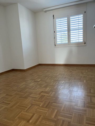 Spannende 4.5 Zimmerwohnung mit grossem Balkon - Photo 3