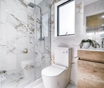 Ready to move in - Brand New - Modern Easy Living - Photo 5