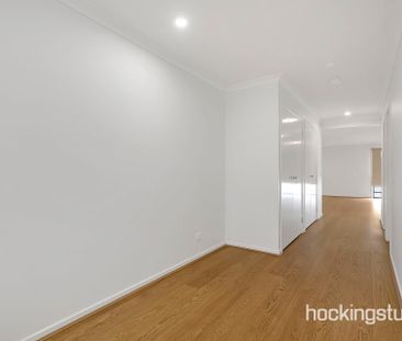 41 Newbridge Boulevard, - Photo 6