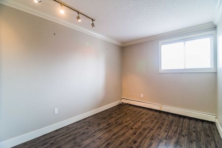 431 1 Ave NE, Calgary - Photo 4