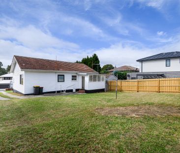 BRIGHT AND COZY FAMILY HOME - Photo 2