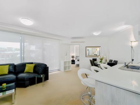 1Bedrooms, 1Bathrooms - Photo 3