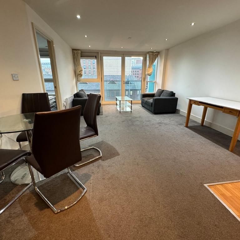 2 bedroom flat to rent - Photo 1