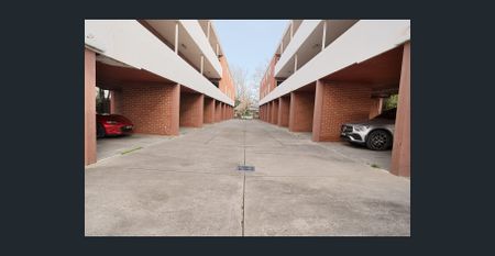 Affordable Studio Apartment in Prime Flemington Location - Photo 2