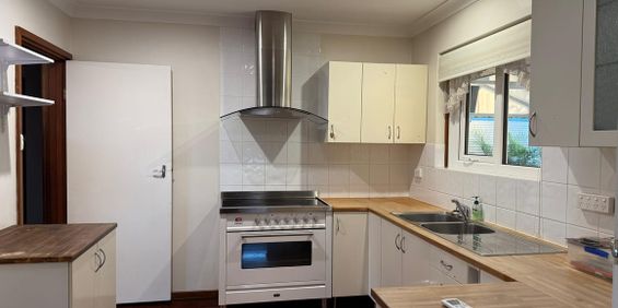 5 Compar Road, Banksia Grove, WA 6031 - Photo 3