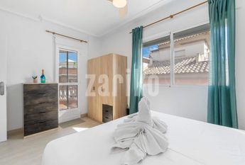 Bright two-bedroom apartment just a stone-throw from the beach