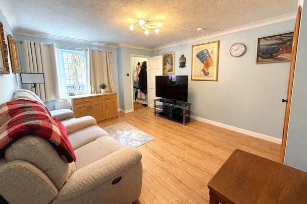 2 bedroom end of terrace house to rent - Photo 1