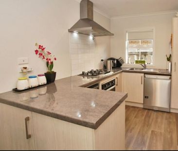 Fully furnished Two bedrooms Unit near the Uni - Photo 1