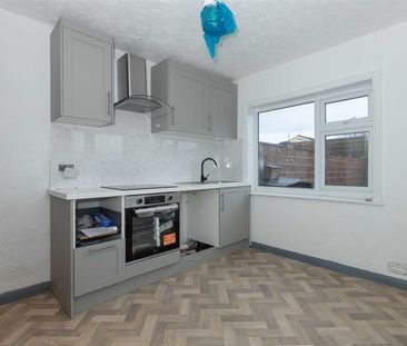 Seaview Avenue, Peacehaven - Photo 1
