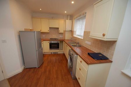 1 bedroom coach house to rent - Photo 4