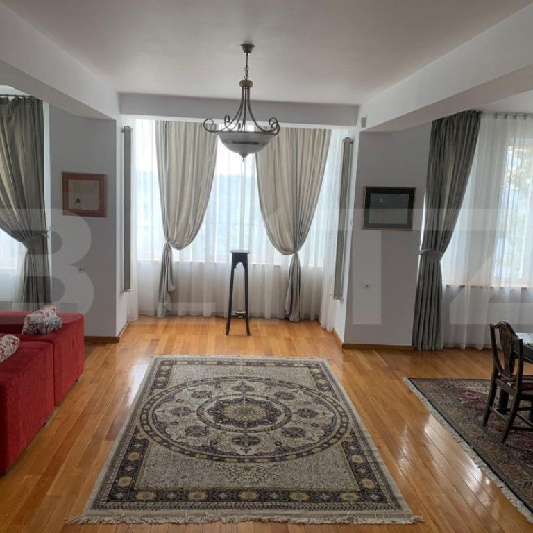Vila 7 camere de închiriat, 177 mp, zona Copou - Photo 1