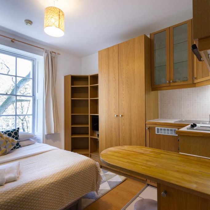 Flat 20 Cartwright Gardens, Bloomsbury WC1H 9EH - Photo 1