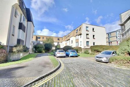 Cecil Place, Southsea, PO5 - Photo 2